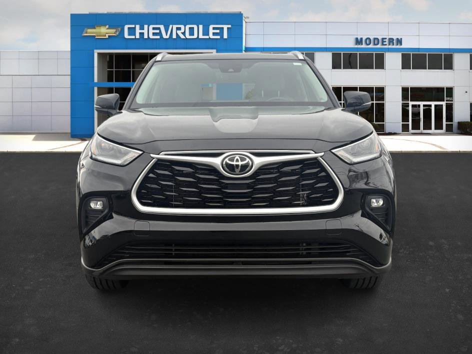 Used 2021 Toyota Highlander XLE image 7