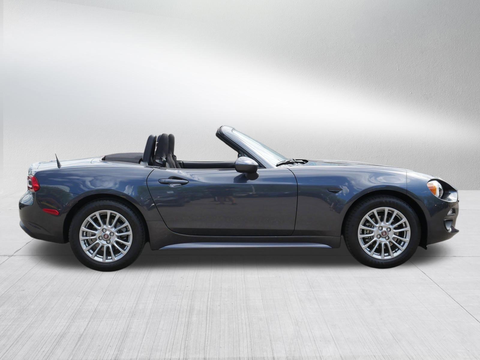Used 2017 FIAT 124 Spider Classica RWD image 8