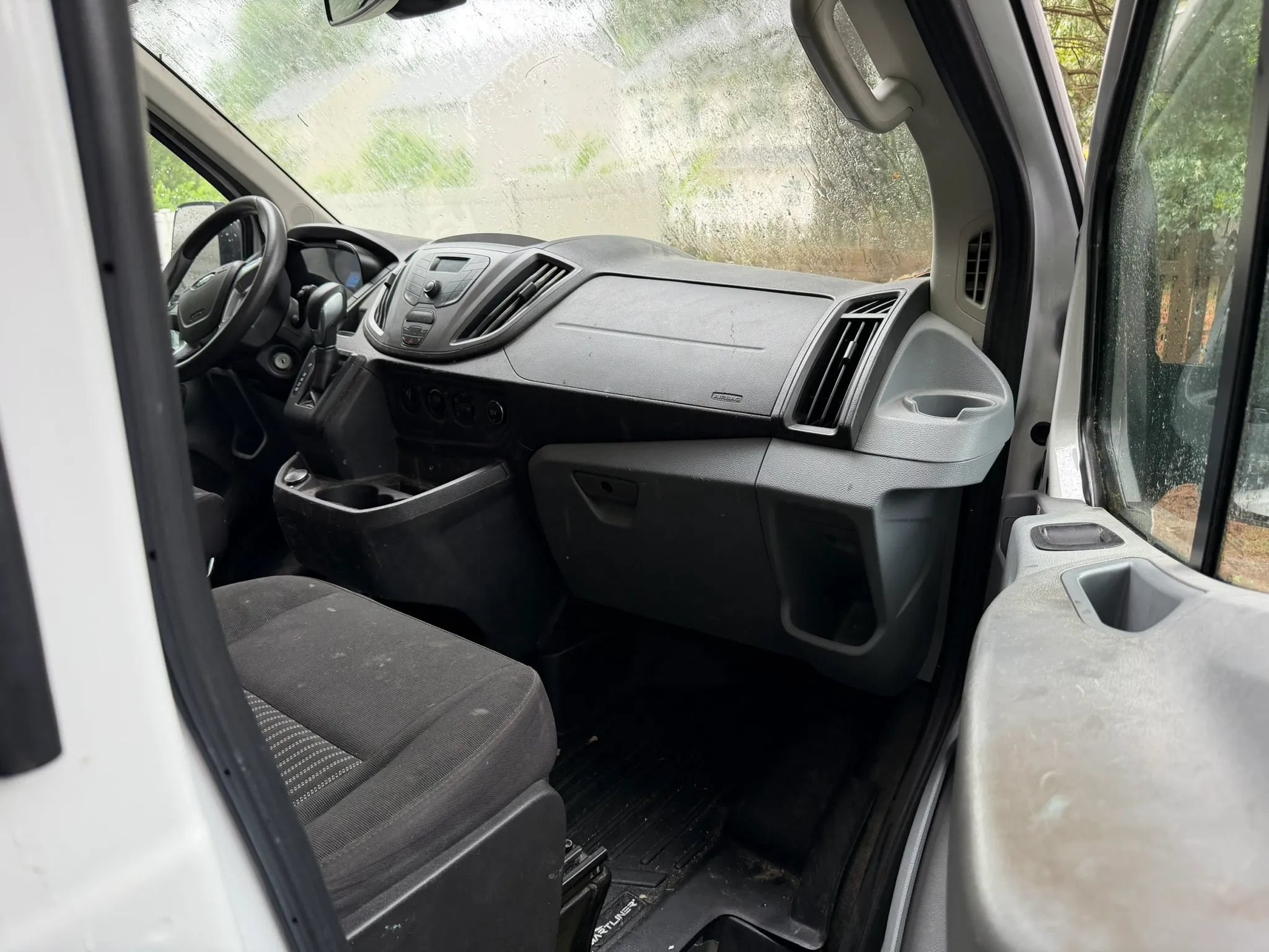 Used 2019 Ford Transit 250 130 Low Roof w/ Exterior Upgrade Package RWD image 3