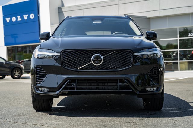 New 2026 Volvo XC60 B5 Plus w/ Protection Package Premier image 2