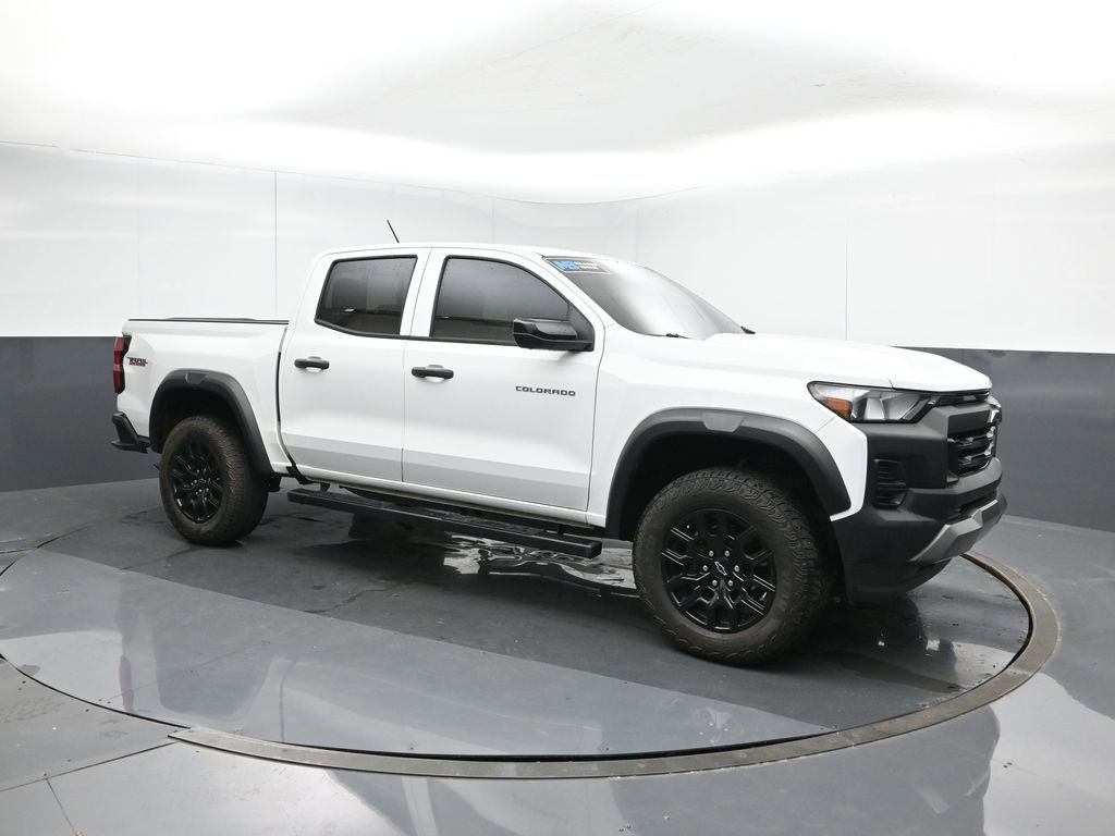 Used 2024 Chevrolet Colorado Trail Boss w/ Technology Package image 7