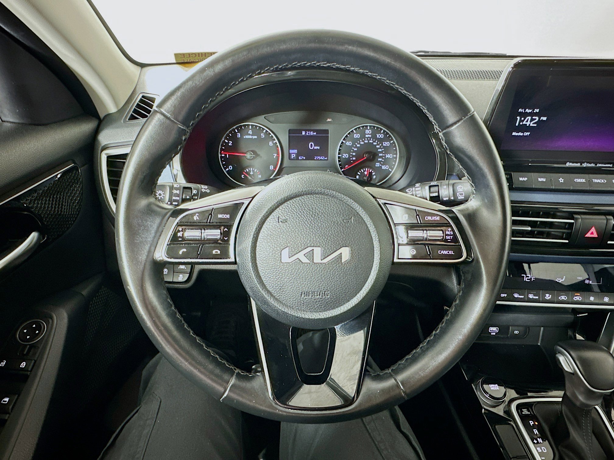 Certified 2023 Kia Seltos S w/ Navigation Package FWD image 11