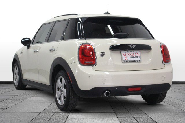 Used 2021 MINI Cooper 4-Door Hardtop w/ Storage Package image 5