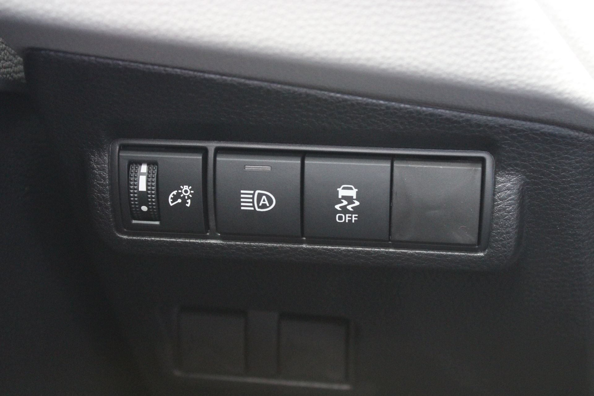 New 2026 Toyota Corolla Cross L AWD/4WD image 24