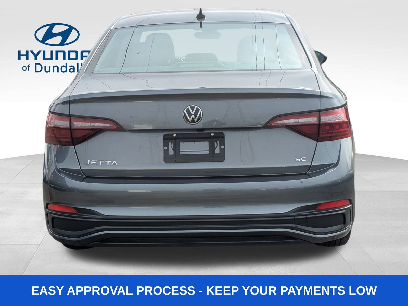 Used 2024 Volkswagen Jetta SE image 2