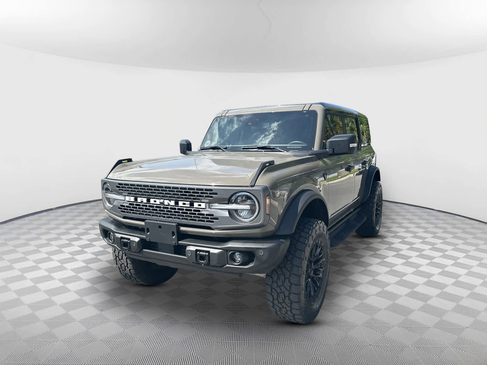 Used 2025 Ford Bronco Badlands AWD/4WD image 3