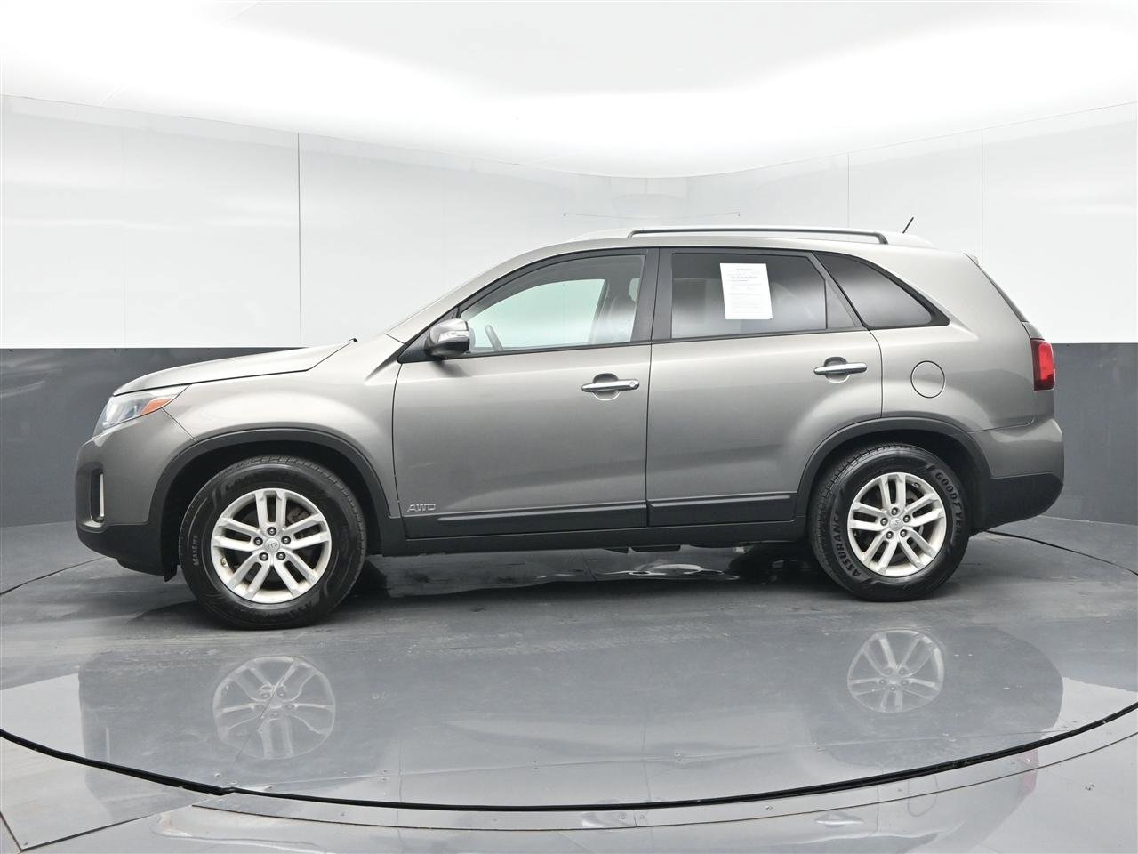 Used 2015 Kia Sorento LX image 8