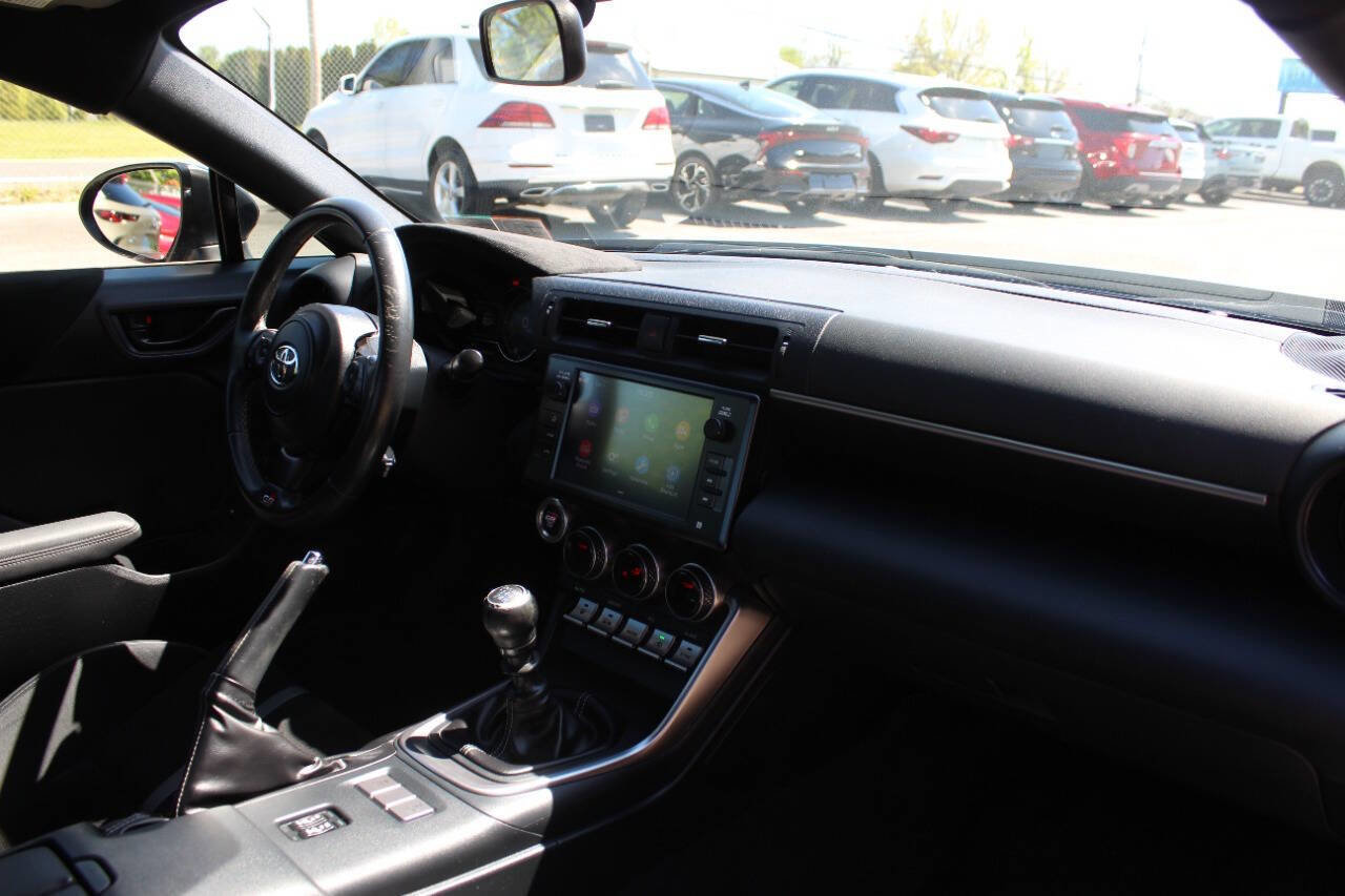 Used 2023 Toyota GR86 Premium RWD image 17