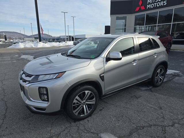 Used 2025 Mitsubishi Outlander Sport ES AWD/4WD image 2