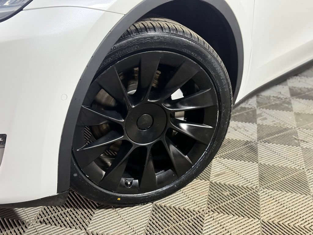 Used 2021 Tesla Model Y Long Range AWD/4WD image 2