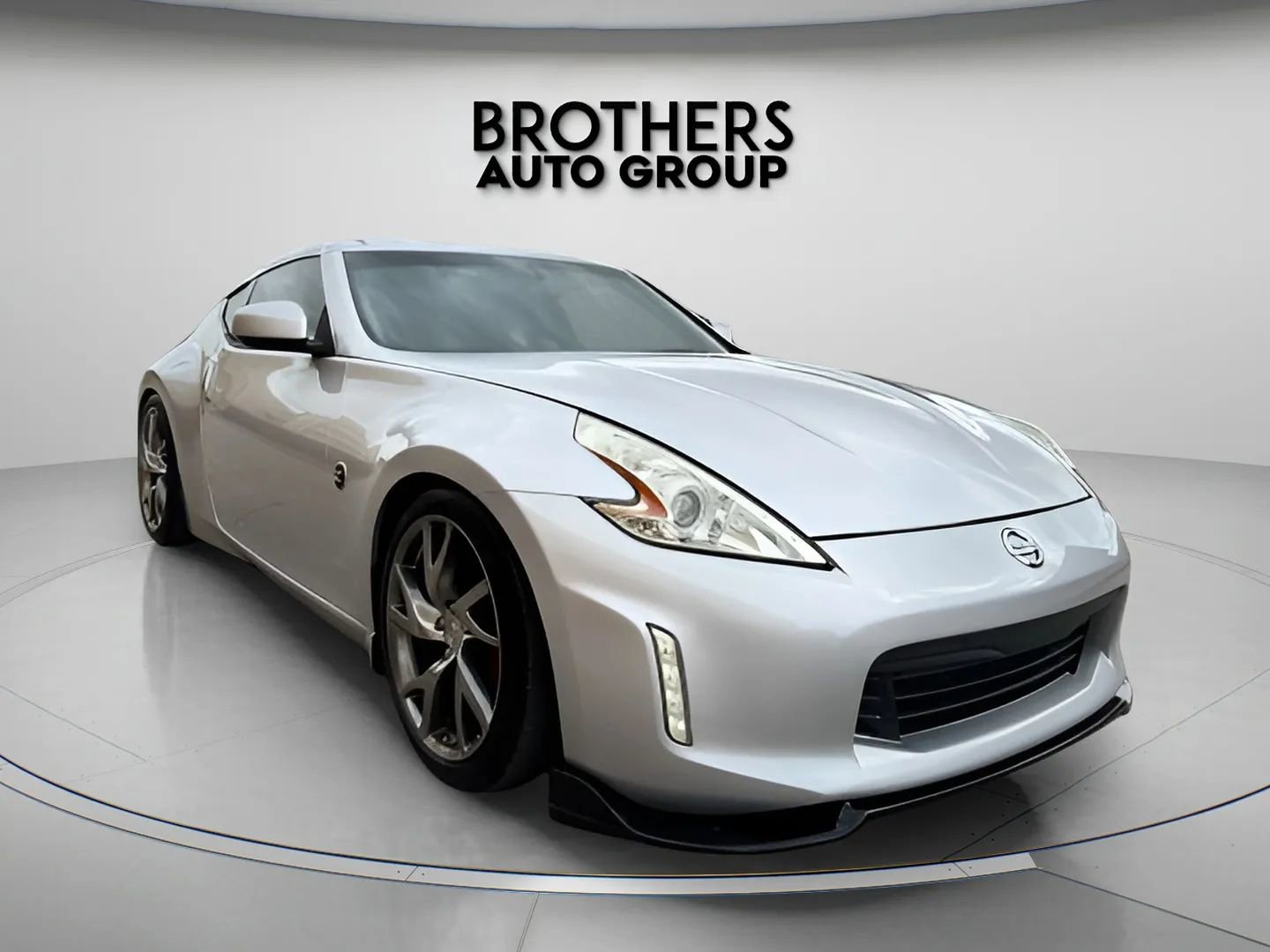 Used 2014 Nissan 370Z Coupe w/ Sport Package RWD image 5