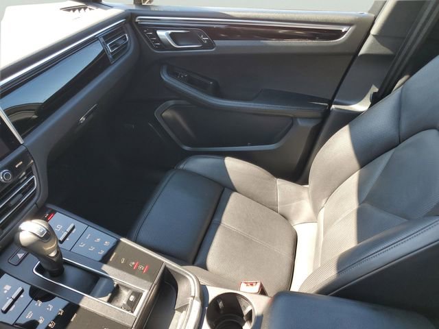 Used 2022 Porsche Macan Base image 27