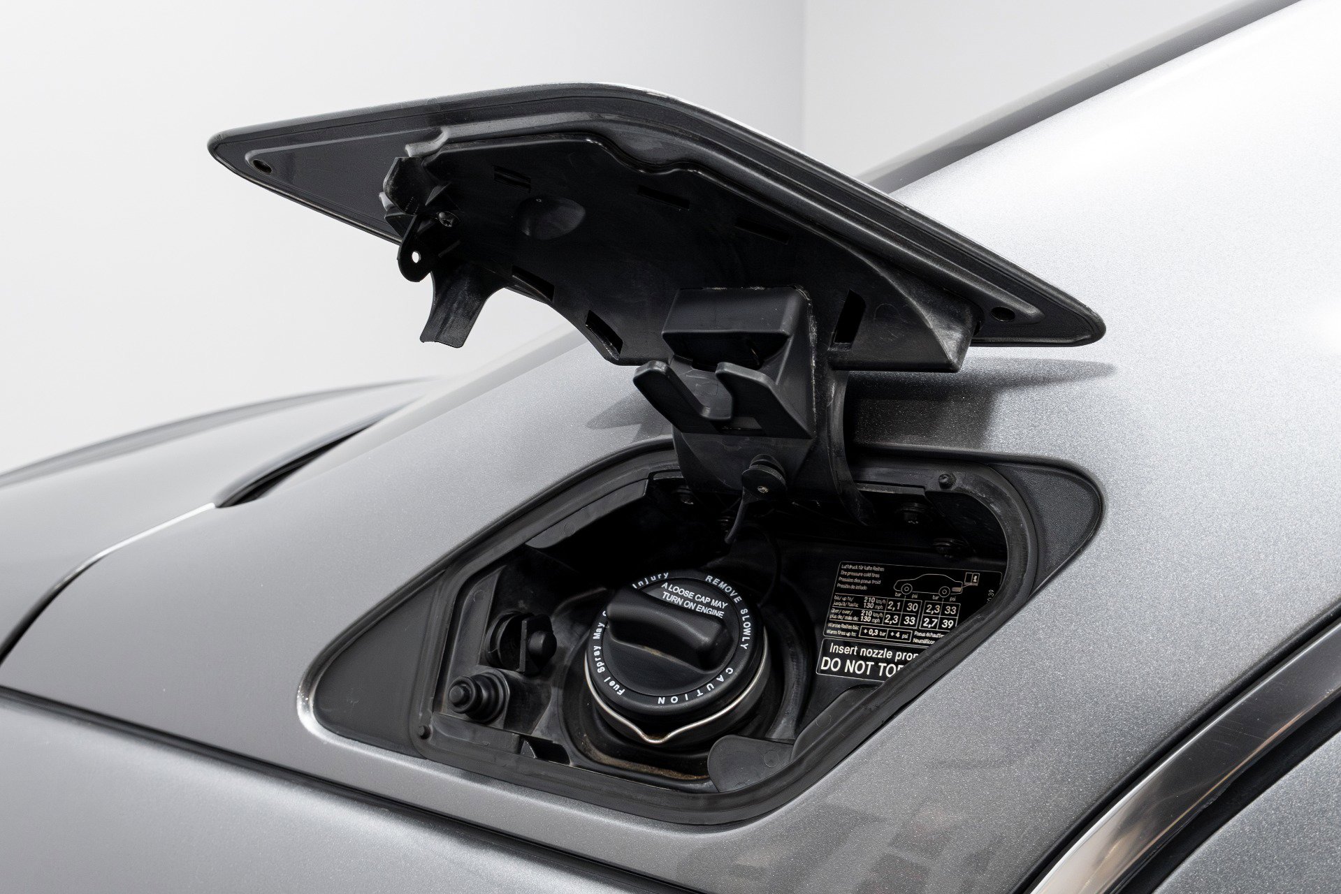 Used 2004 Maybach 57 image 61