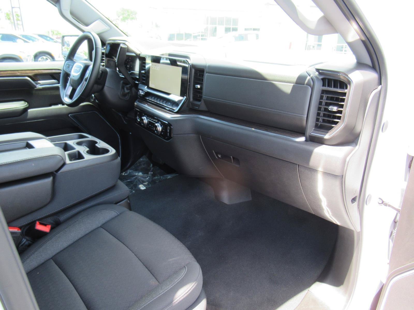 Certified 2024 GMC Sierra 1500 Elevation AWD/4WD image 11