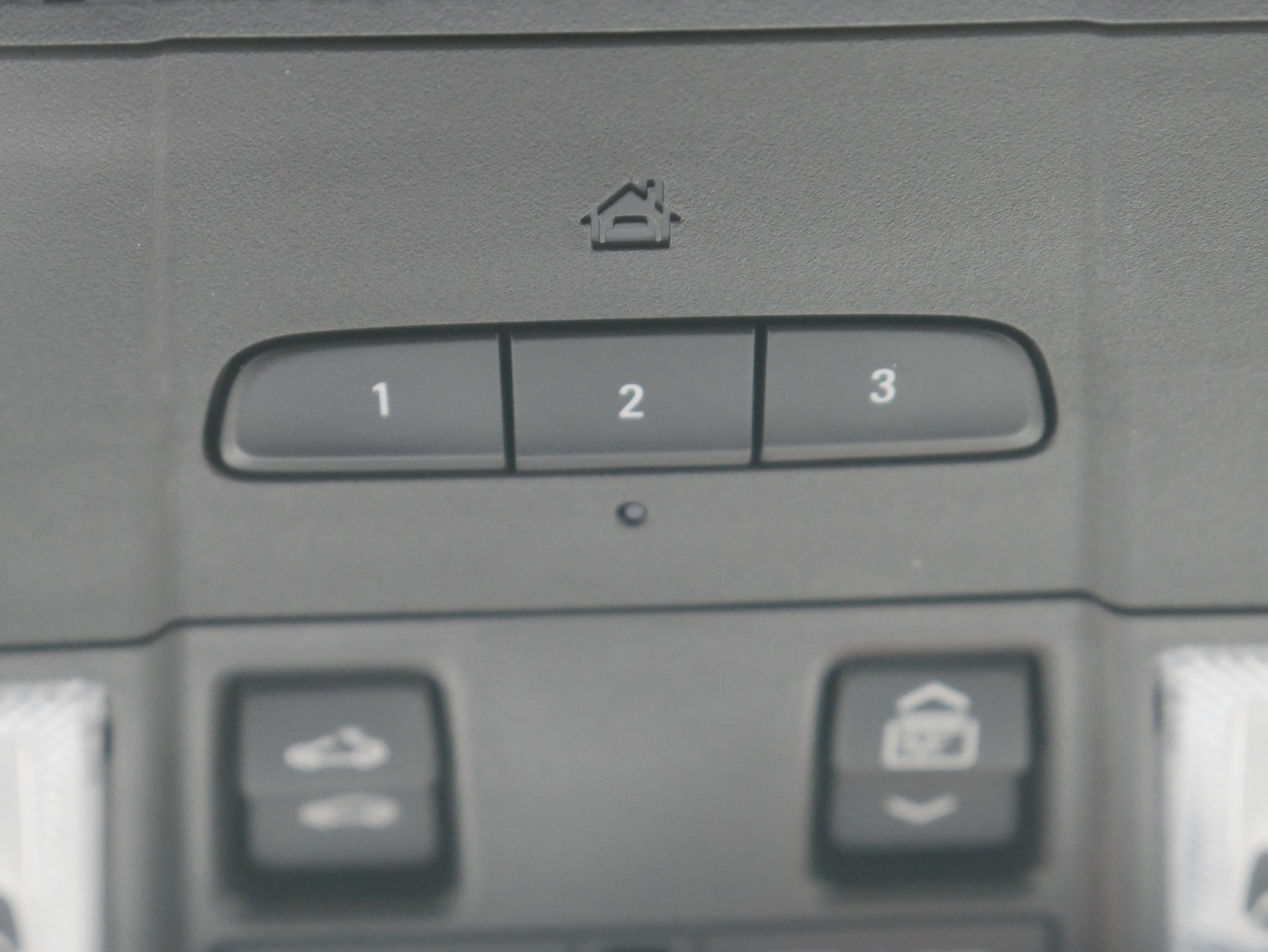 Certified 2020 Cadillac XT5 Premium Luxury w/ LPO, Floor Liner Package image 35