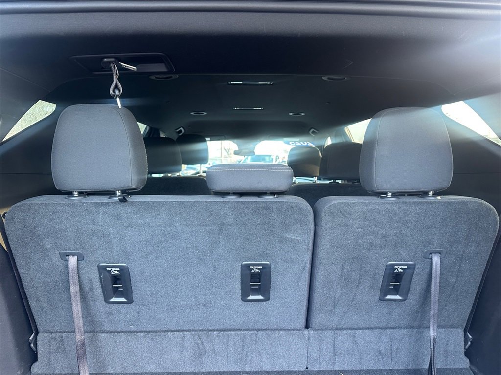 Used 2025 Chevrolet Traverse LT image 25