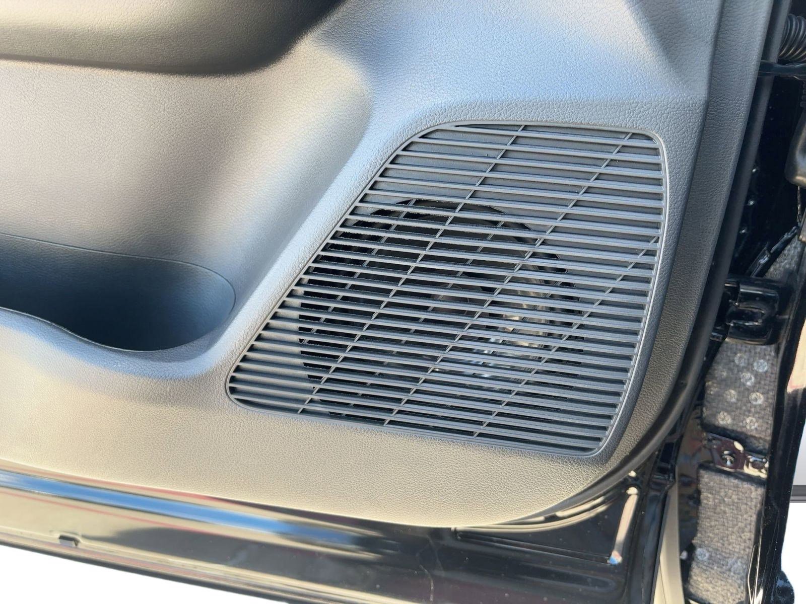 New 2026 Nissan Kicks SR w/ Cold Weather Package image 22