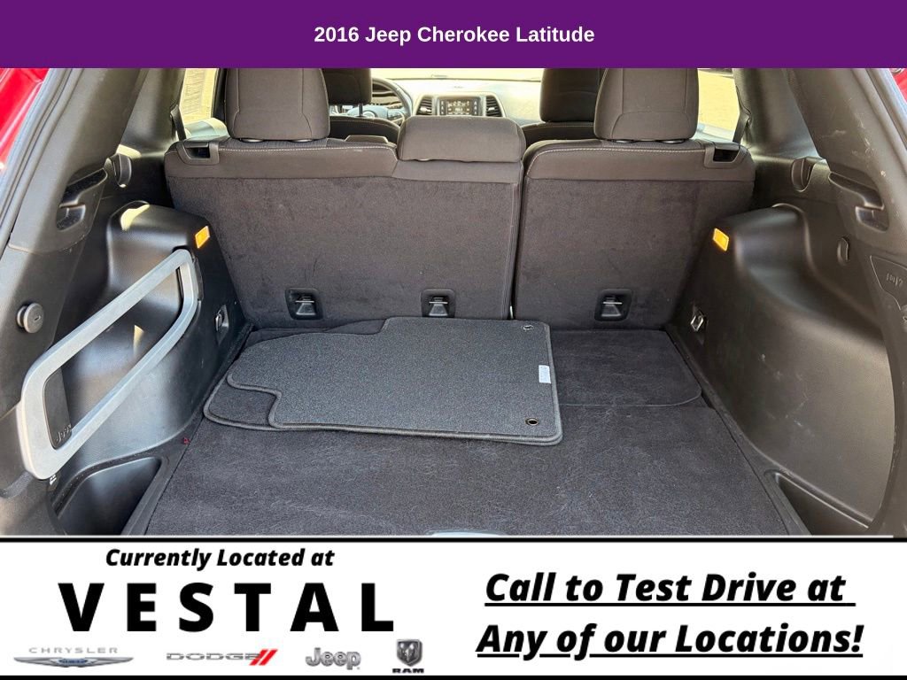 Used 2016 Jeep Cherokee Latitude AWD/4WD image 13
