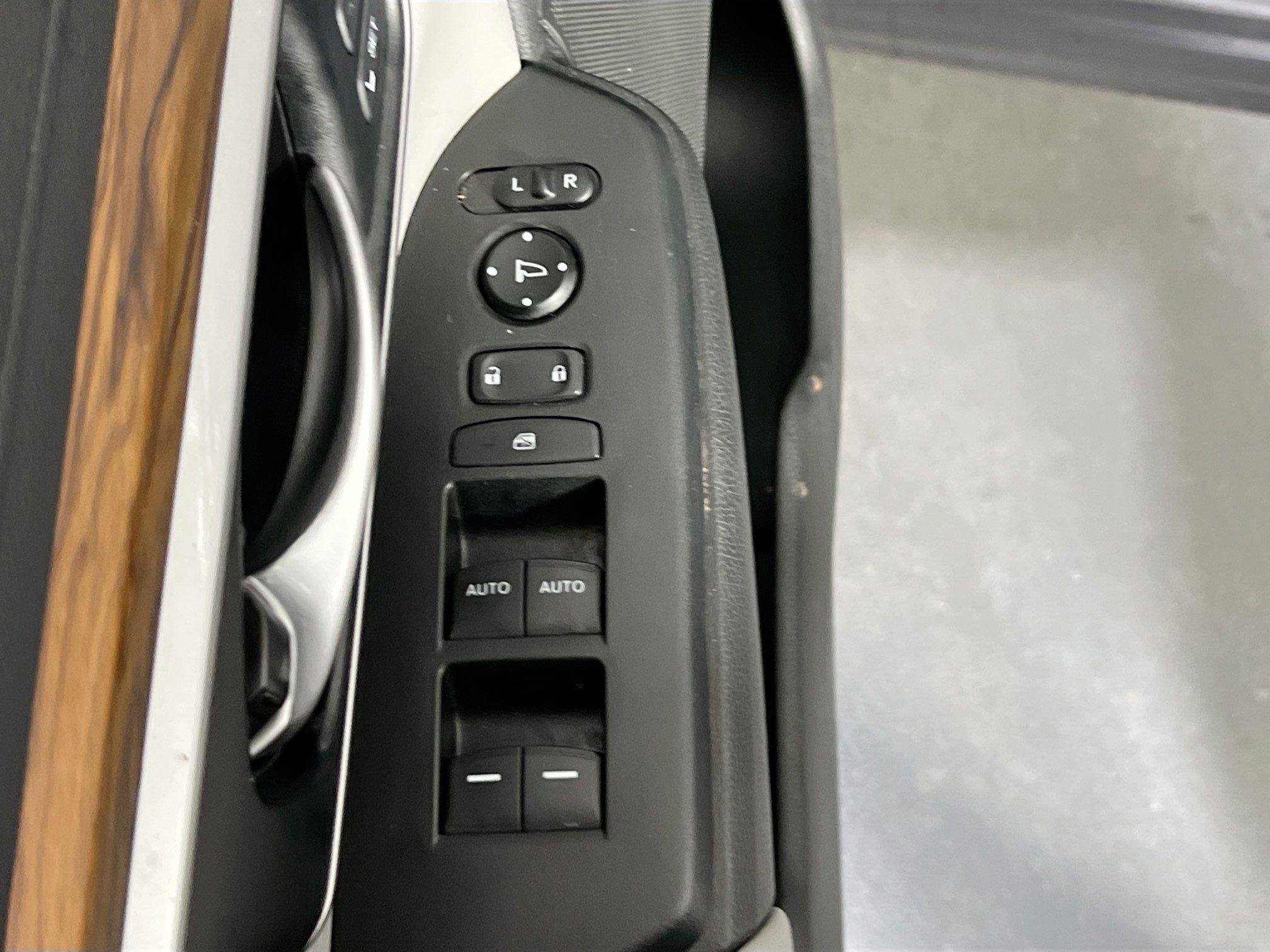 Used 2022 Honda CR-V Touring image 17