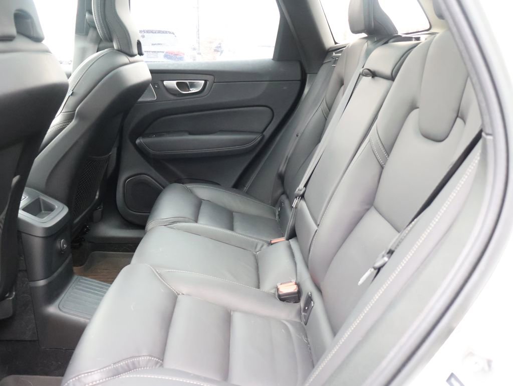 Used 2023 Volvo XC60 T8 Ultimate w/ Climate Package image 13