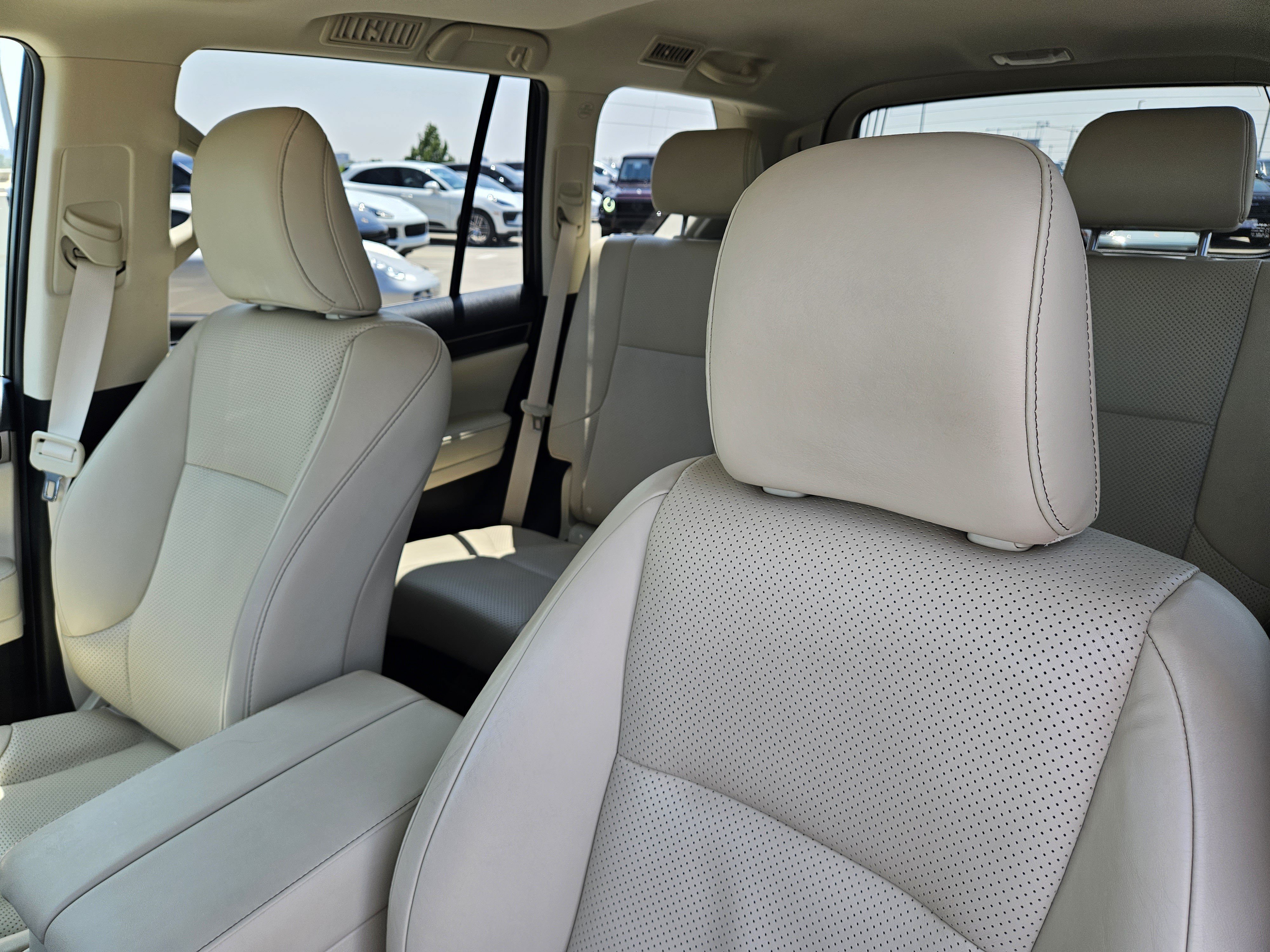 Used 2020 Lexus GX 460 Luxury w/ Accessory Package AWD/4WD image 6