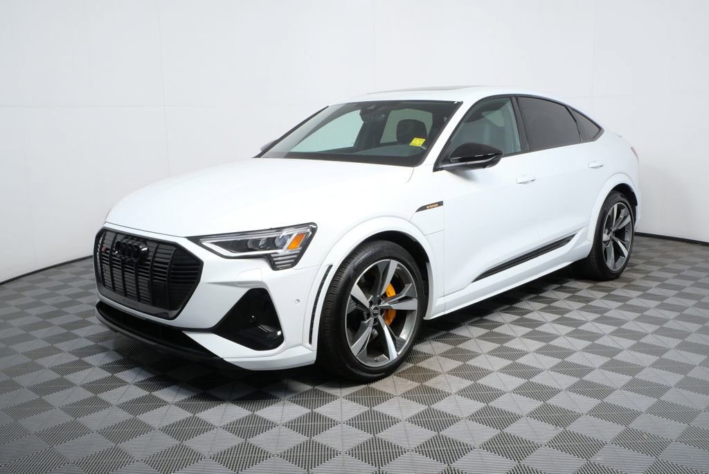 Certified 2022 Audi e-tron S Premium Plus w/ 21" Black Optic Package image 25