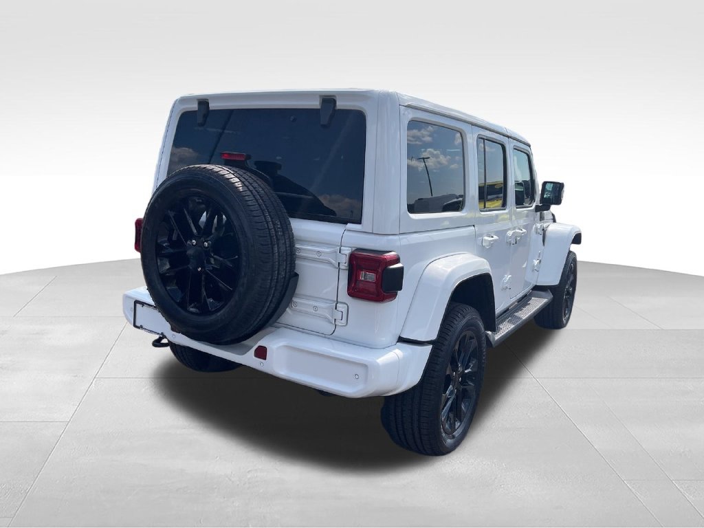 Used 2022 Jeep Wrangler Unlimited Sahara AWD/4WD image 5