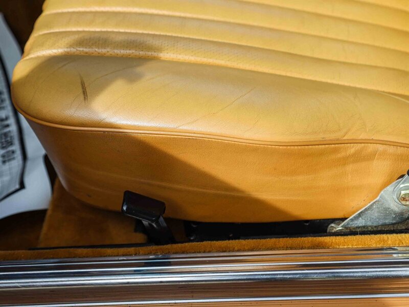 Used 1988 Mercedes-Benz 560 SL image 23