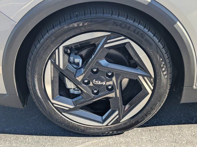 Used 2025 Kia K4 EX image 11