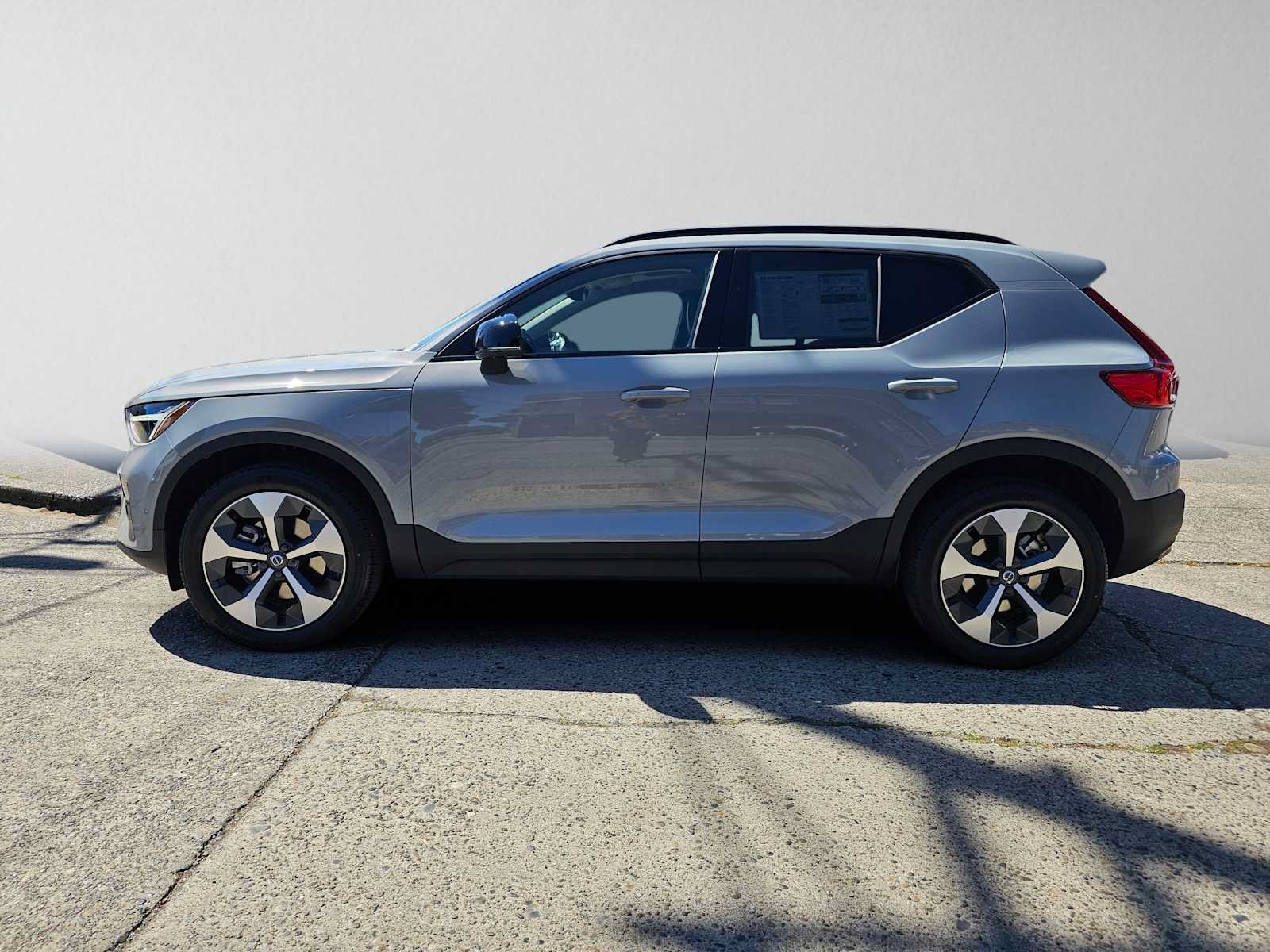 New 2026 Volvo XC40 B5 Plus w/ Protection Package Premier AWD/4WD image 6