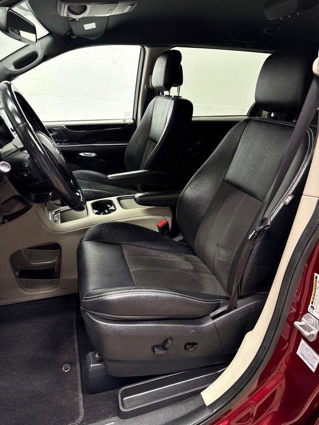 Used 2019 Dodge Grand Caravan SXT image 31