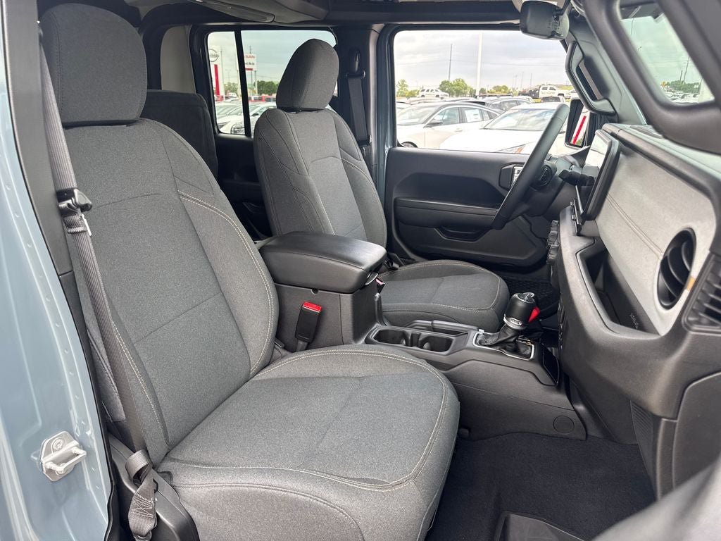 Used 2025 Jeep Gladiator Overland AWD/4WD image 10