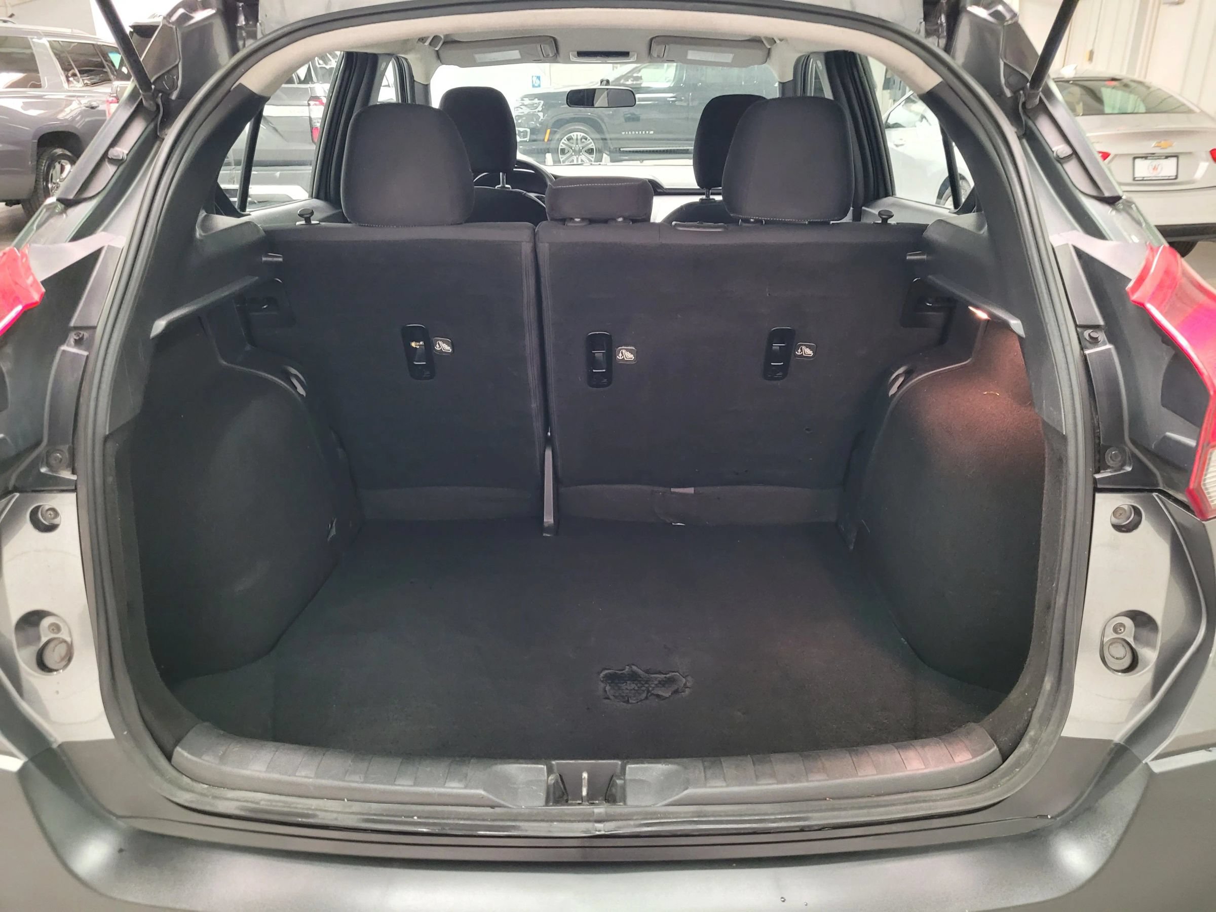 Used 2019 Nissan Kicks S FWD image 34