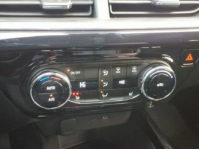 Used 2025 Chevrolet Trax RS w/ Driver Confidence Package image 11