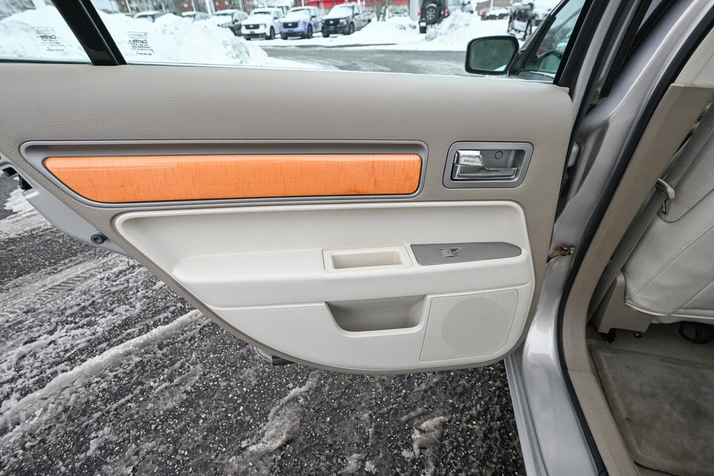 Used 2009 Lincoln MKZ image 22