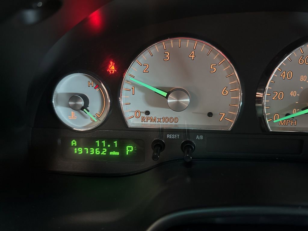 Used 2003 Ford Thunderbird image 3