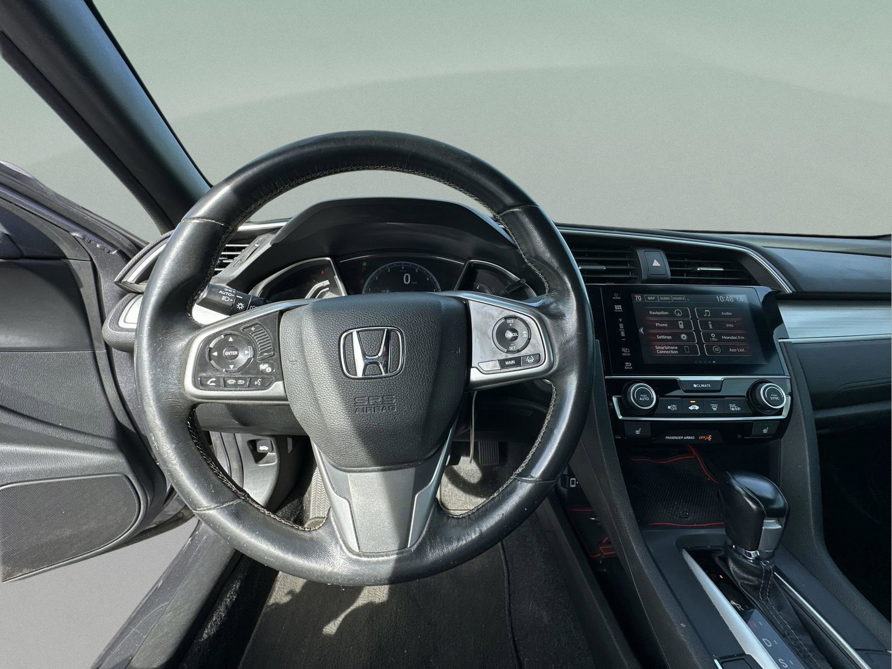 Used 2018 Honda Civic Touring image 10