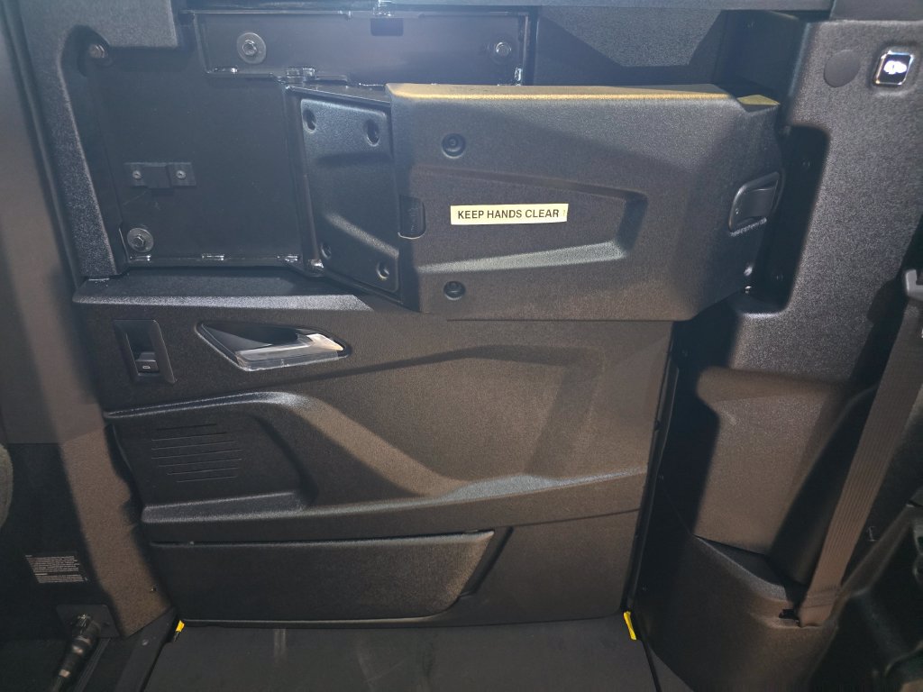 Used 2026 Chevrolet Traverse LT FWD image 42
