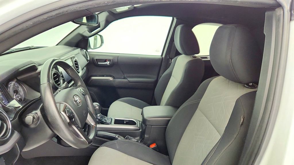 Used 2022 Toyota Tacoma TRD Sport w/ TRD Premium Sport Package image 18