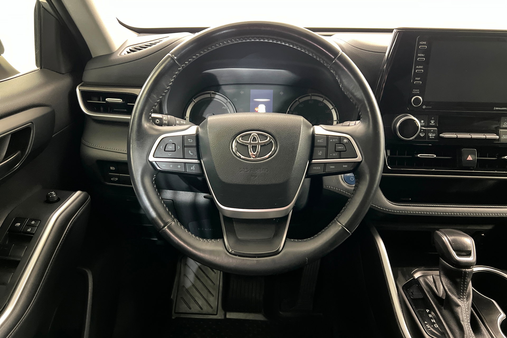 Used 2022 Toyota Highlander LE image 13