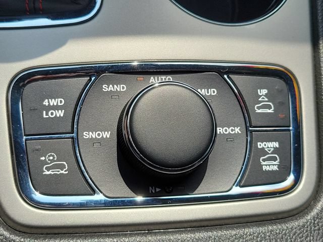 Used 2019 Jeep Grand Cherokee Trailhawk w/ Trailhawk Luxury Group AWD/4WD image 29
