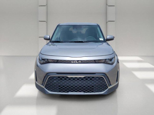Used 2023 Kia Soul LX w/ LX Technology Package FWD image 2