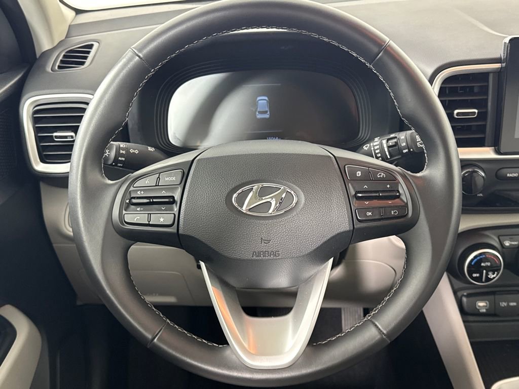 Certified 2025 Hyundai Venue SEL image 14