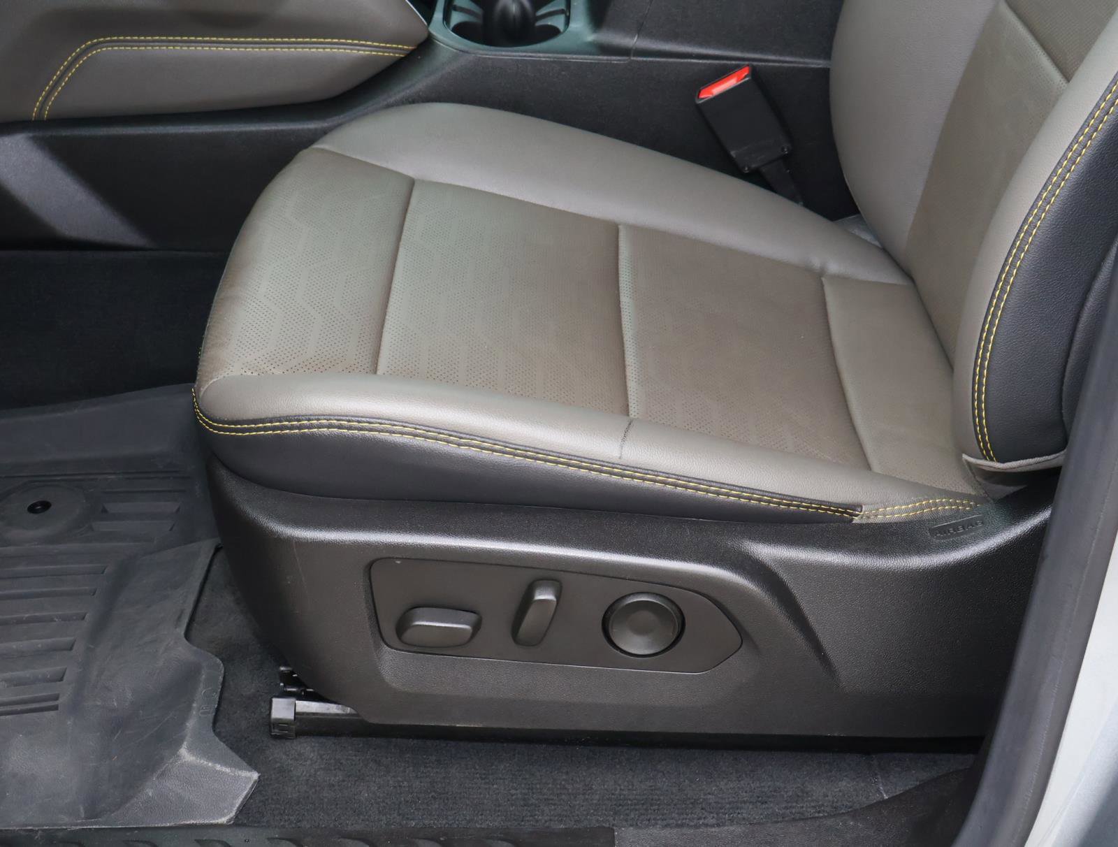 Used 2024 Chevrolet Colorado ZR2 w/ ZR2 Convenience Package III image 19