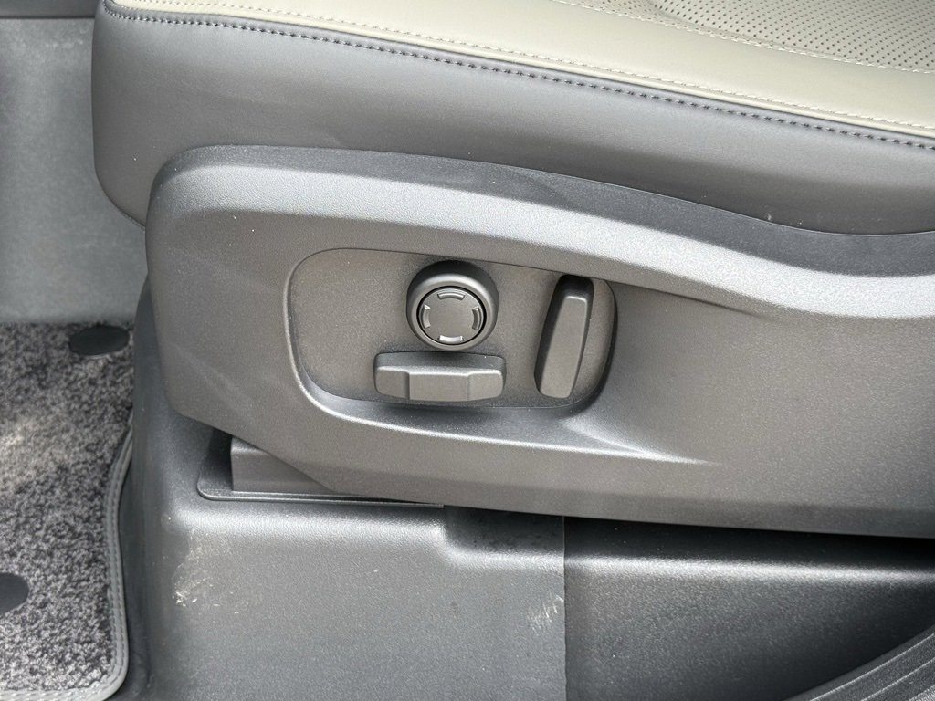 New 2026 Land Rover Defender 110 S image 13