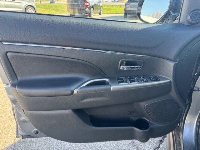 Used 2025 Mitsubishi Outlander Sport SE image 11