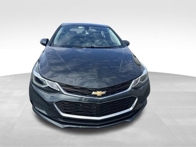 Used 2018 Chevrolet Cruze LT w/ Convenience Package FWD image 3