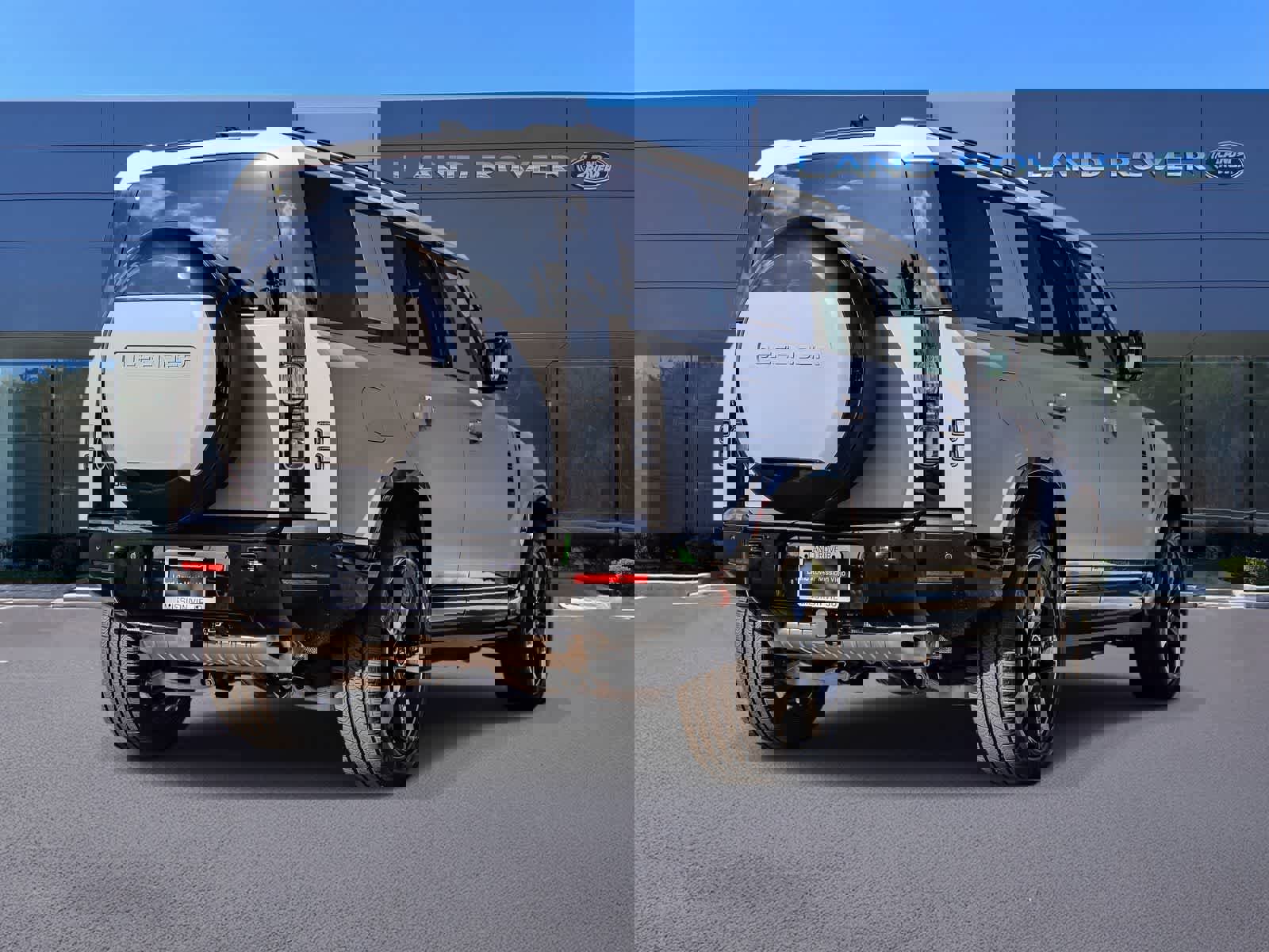 New 2026 Land Rover Defender 110 X-Dynamic SE AWD/4WD image 4