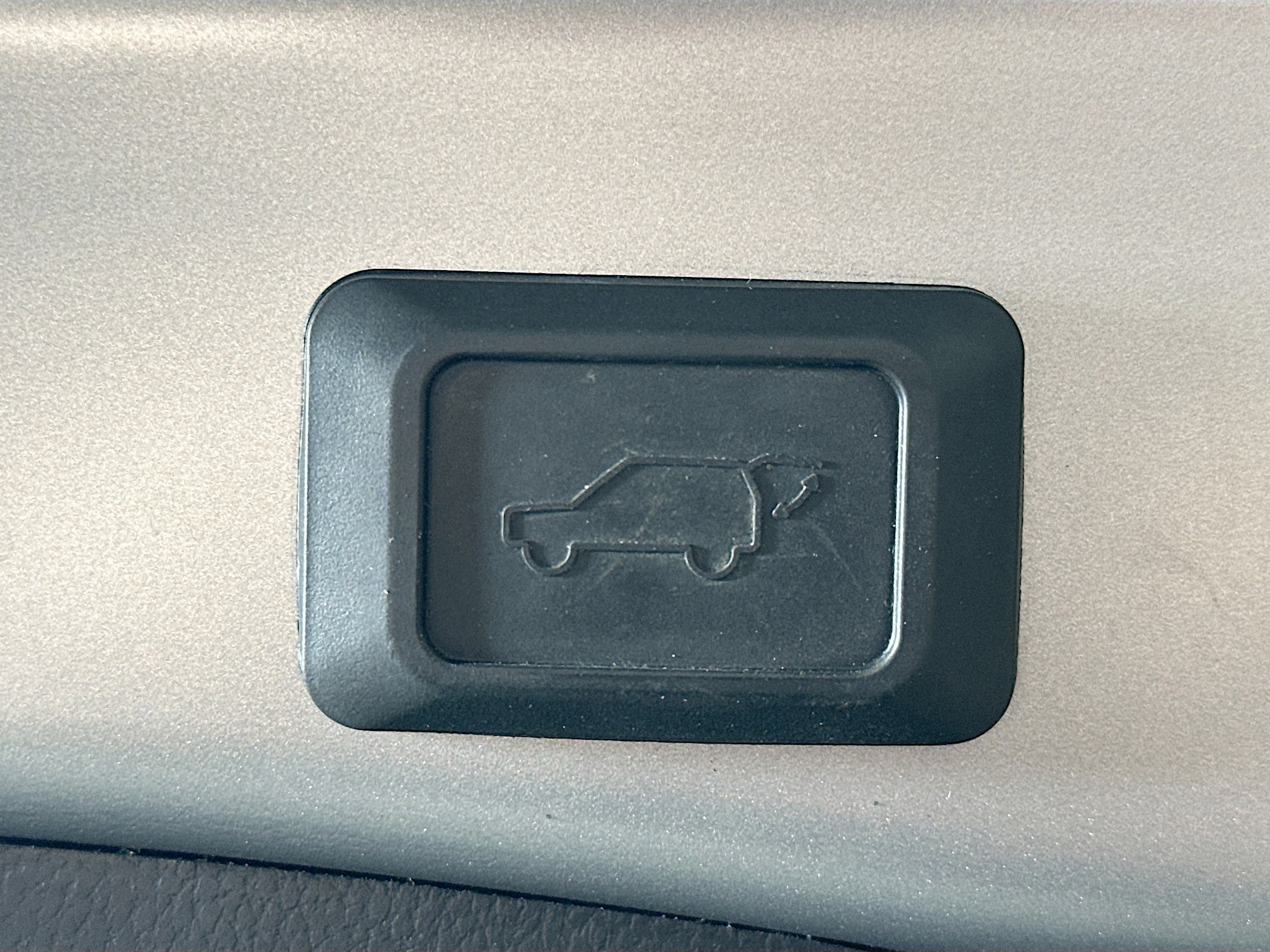 Used 2019 Toyota RAV4 Limited image 32