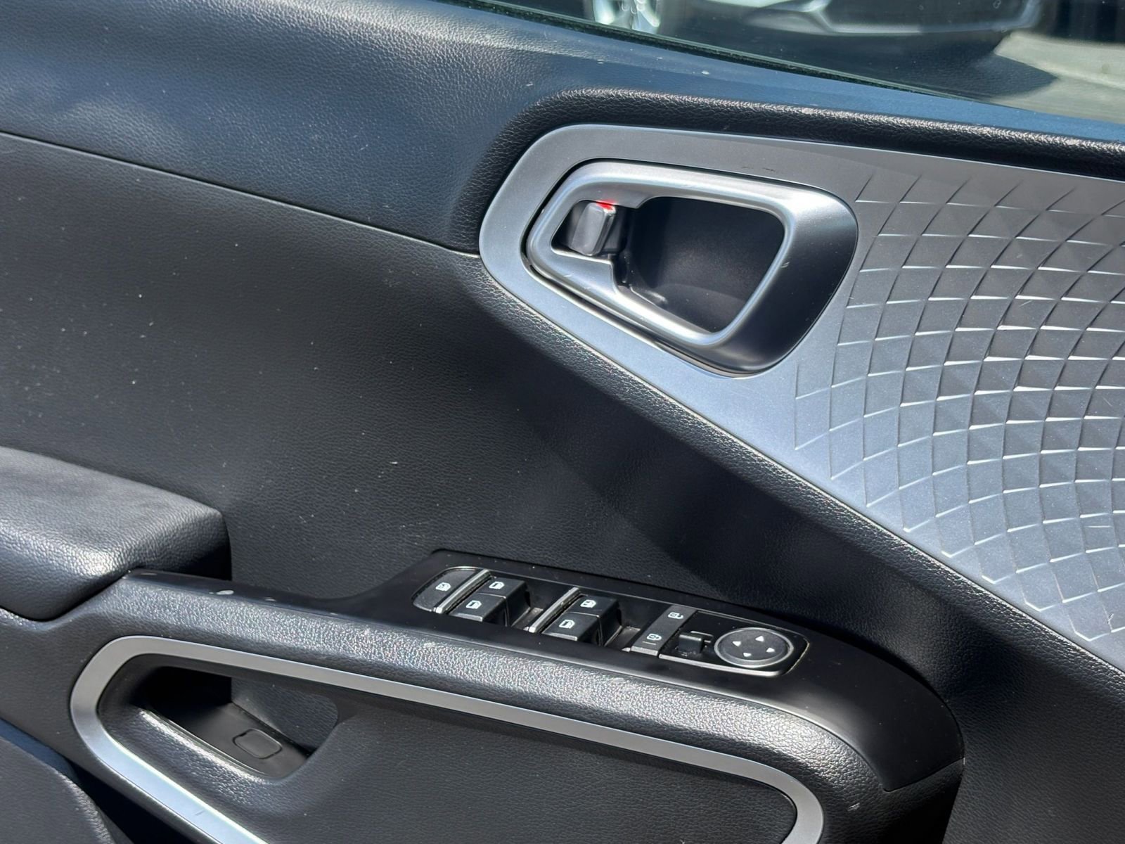 Used 2025 Kia Soul LX w/ LX Technology Package FWD image 18
